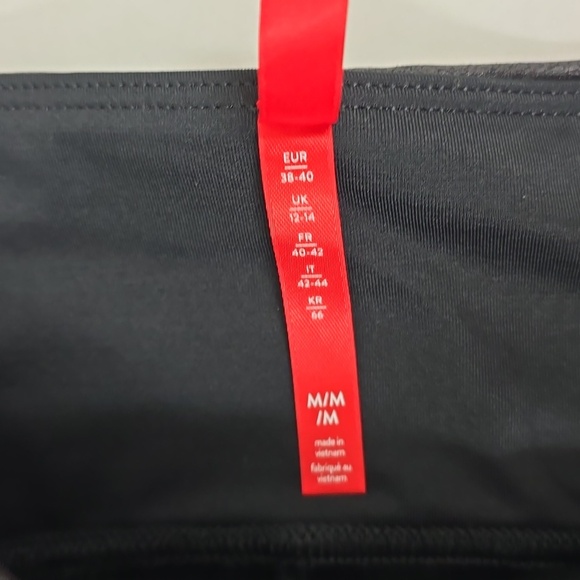 SPANX Faux Leather Leggings - Picture 6 of 11